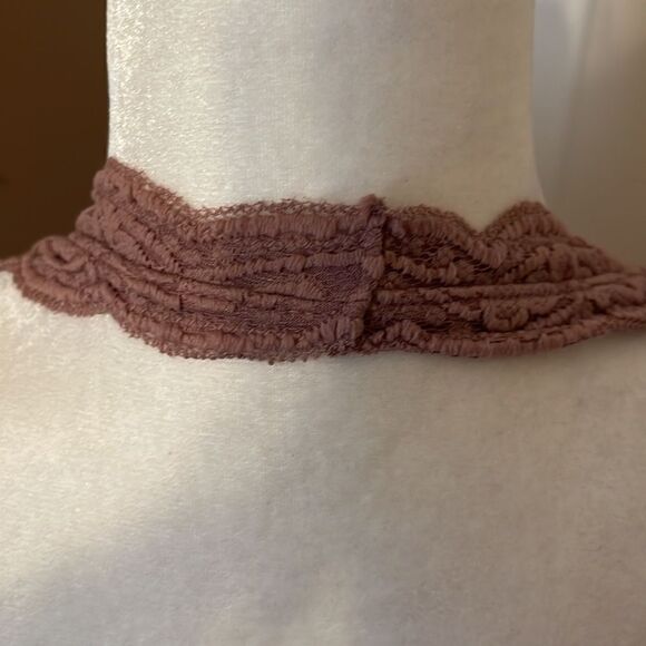 Out From Under  Urban Outfitters Lace Bralette NWOT Medium - Picture 5 of 6